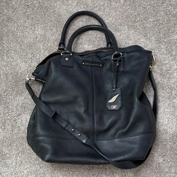 Diane Von Furstenberg Elegant Black Crossbody Bag - Picture 1 of 4